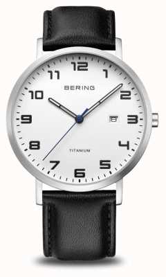 Bering Titanio | esfera blanca con ventana de fecha | correa de cuero negro | caja de titanio cepillado 18640-404
